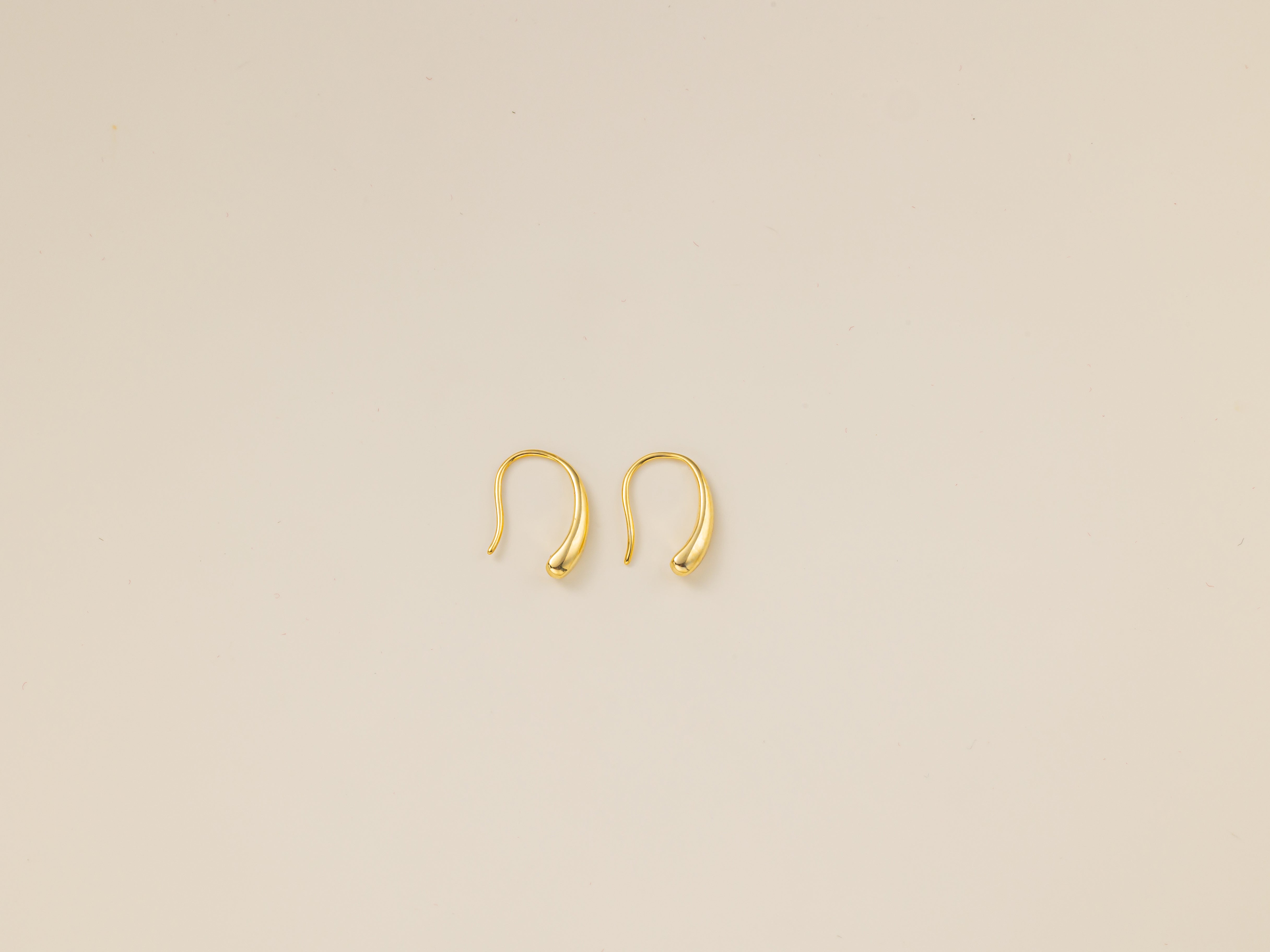 Droplet Hook Earrings in gold