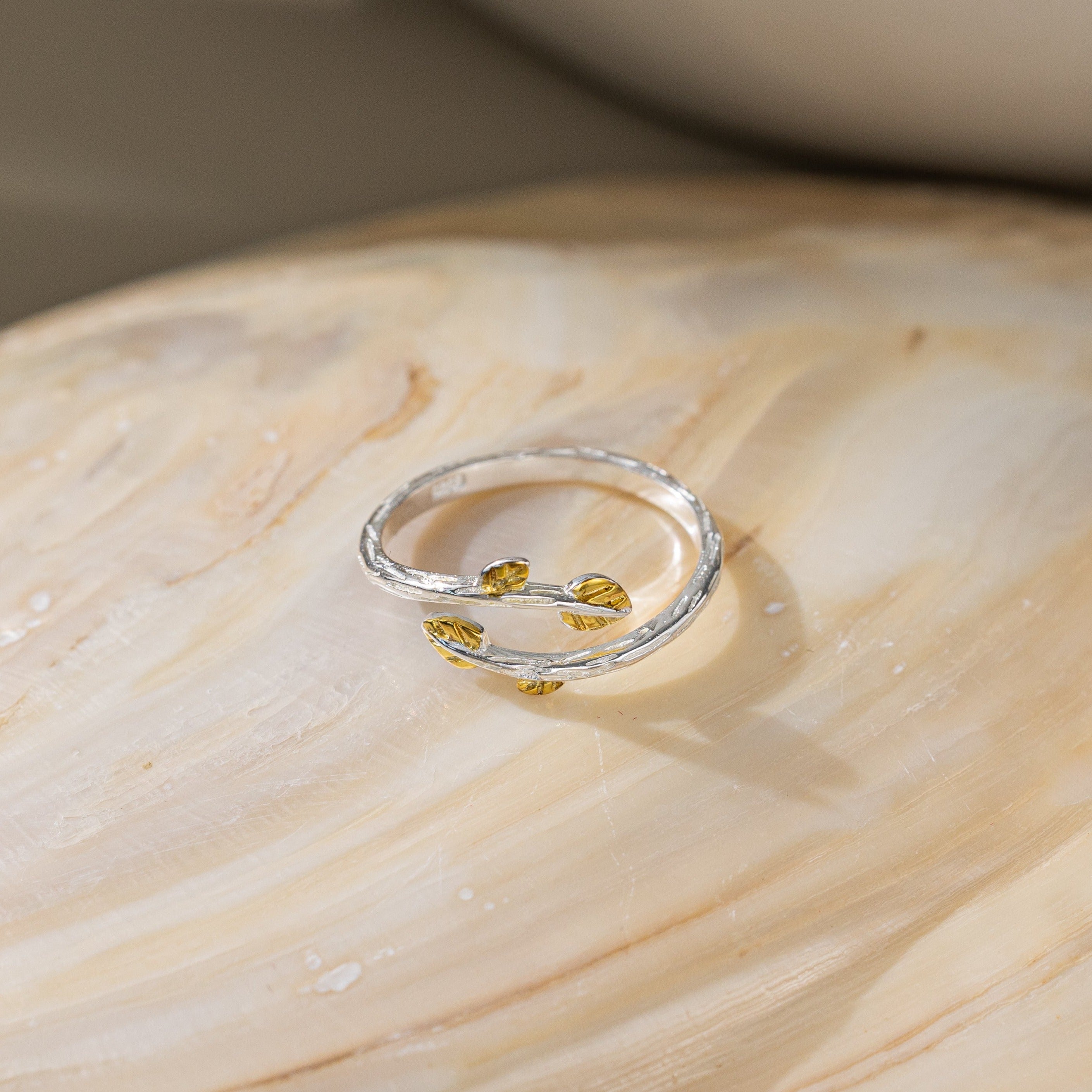 STMG Tiny Leaf Adjustable Ring