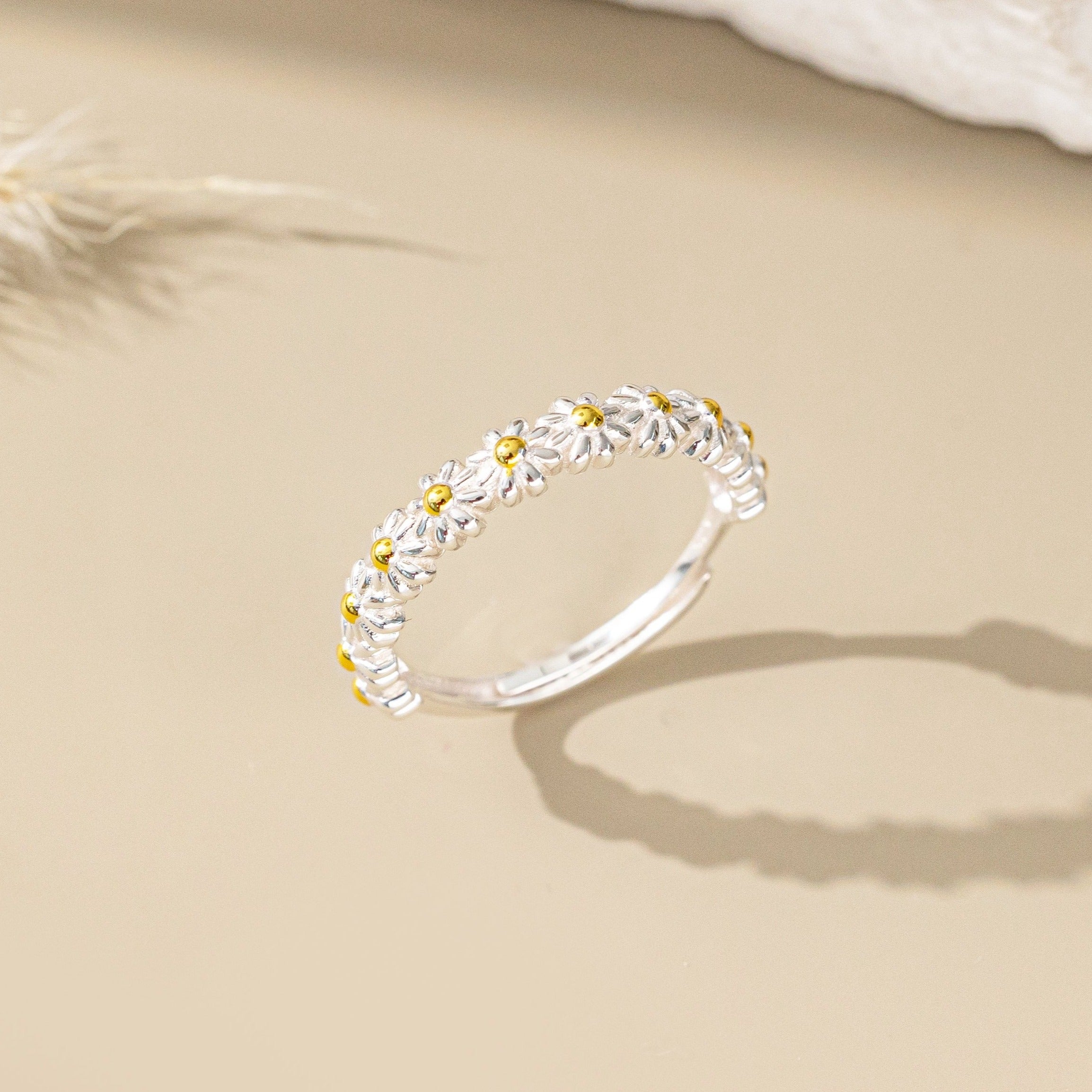 Daisy Flower Adjustable Ring