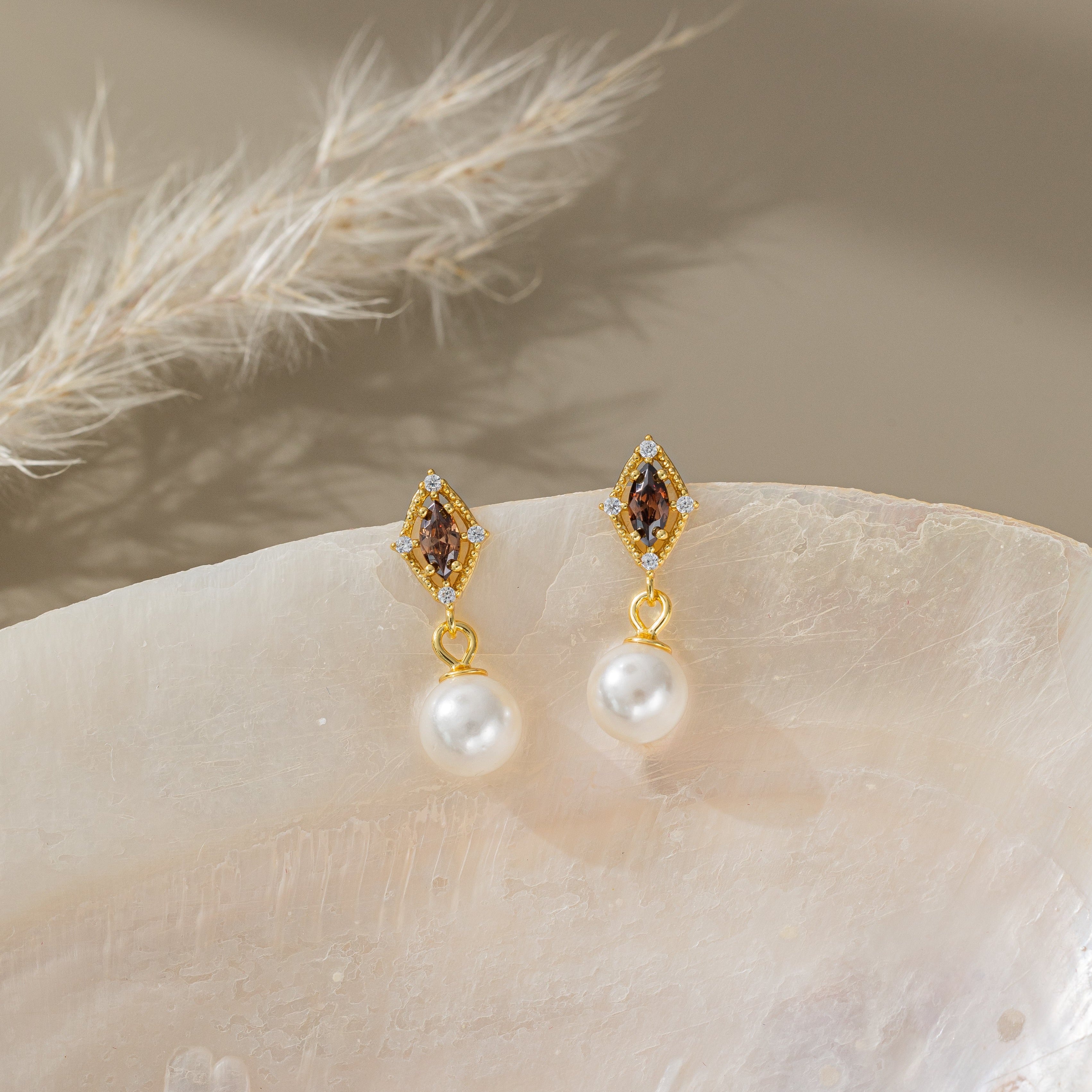 STMG Pearl Dangle Earring