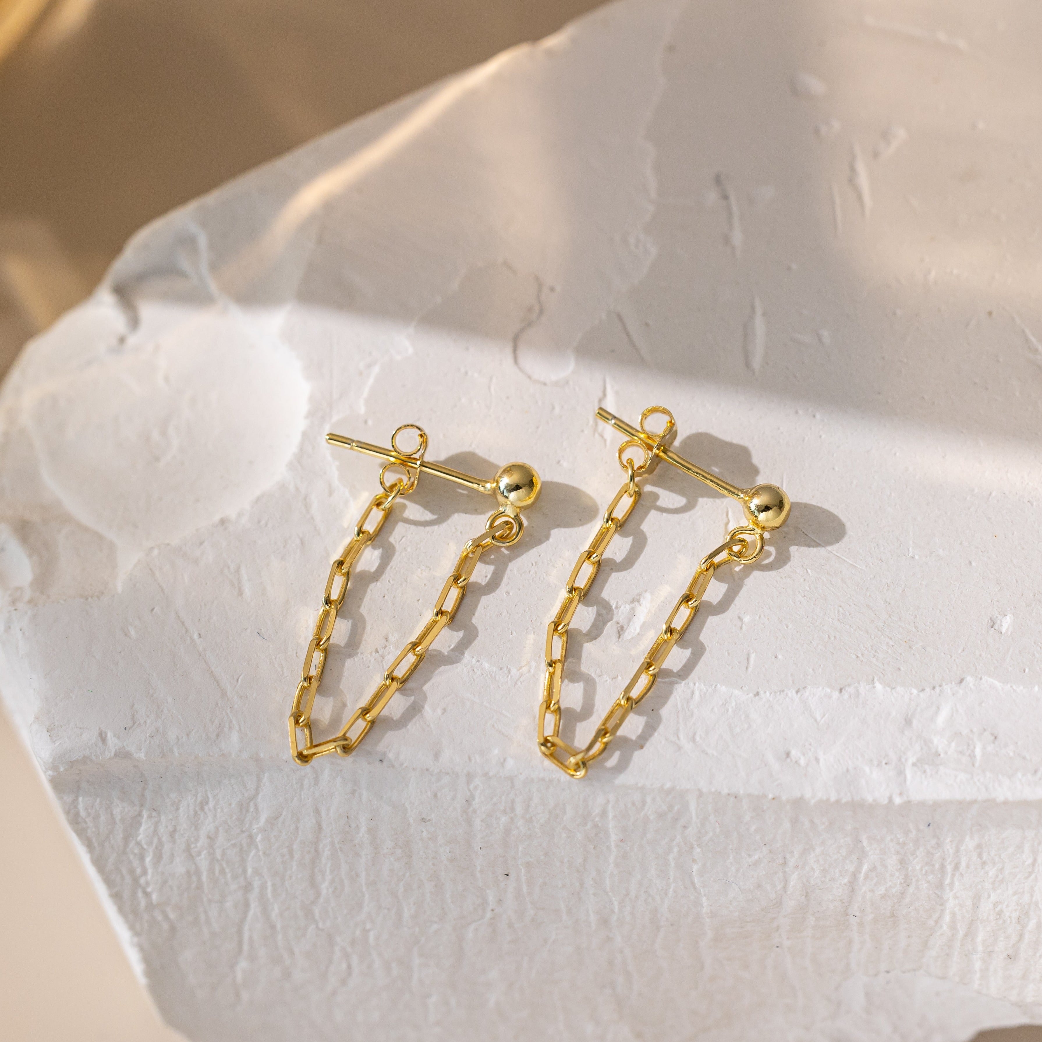 Cable Chain Dangle Earrings in gold