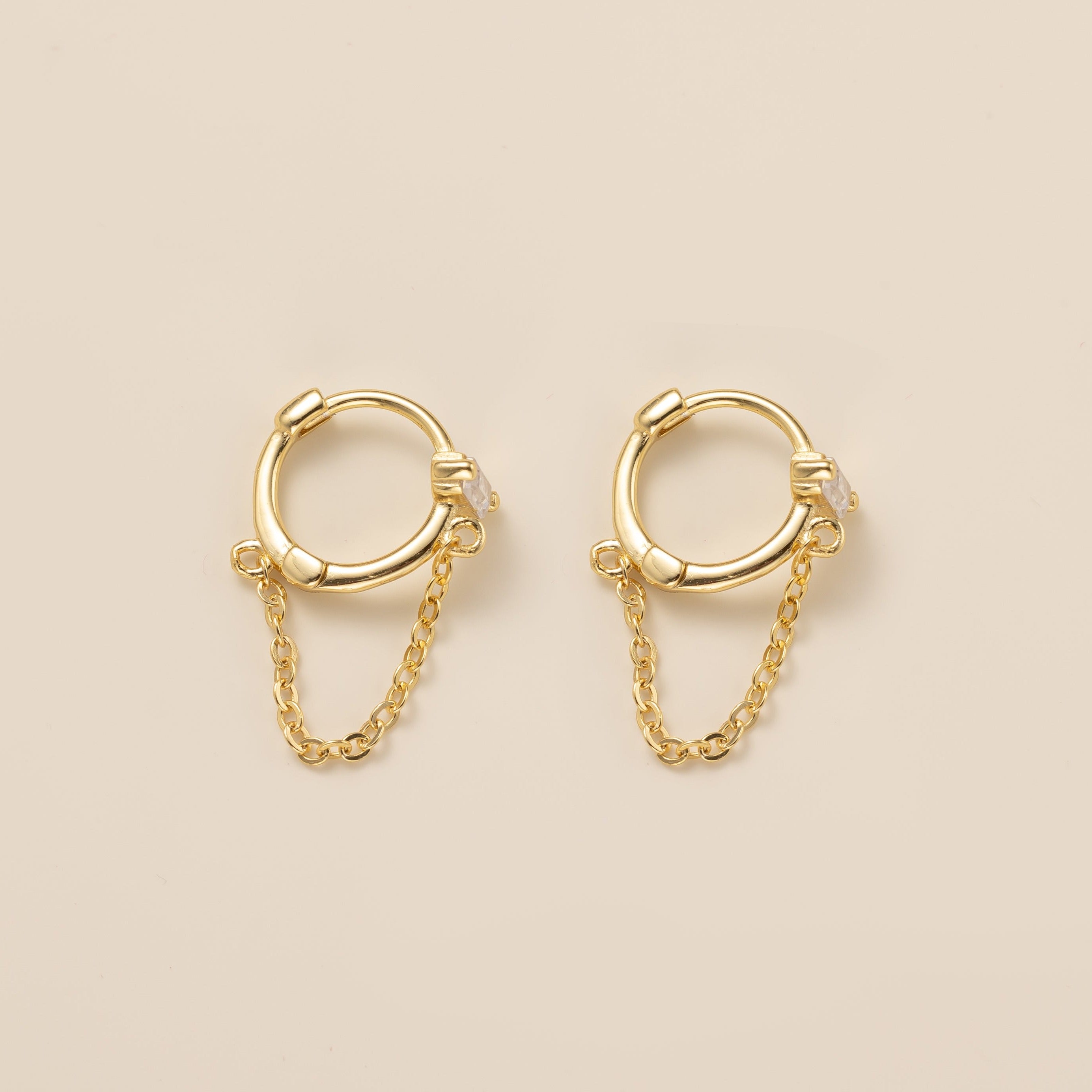 Chain Dangle Hoops in gold