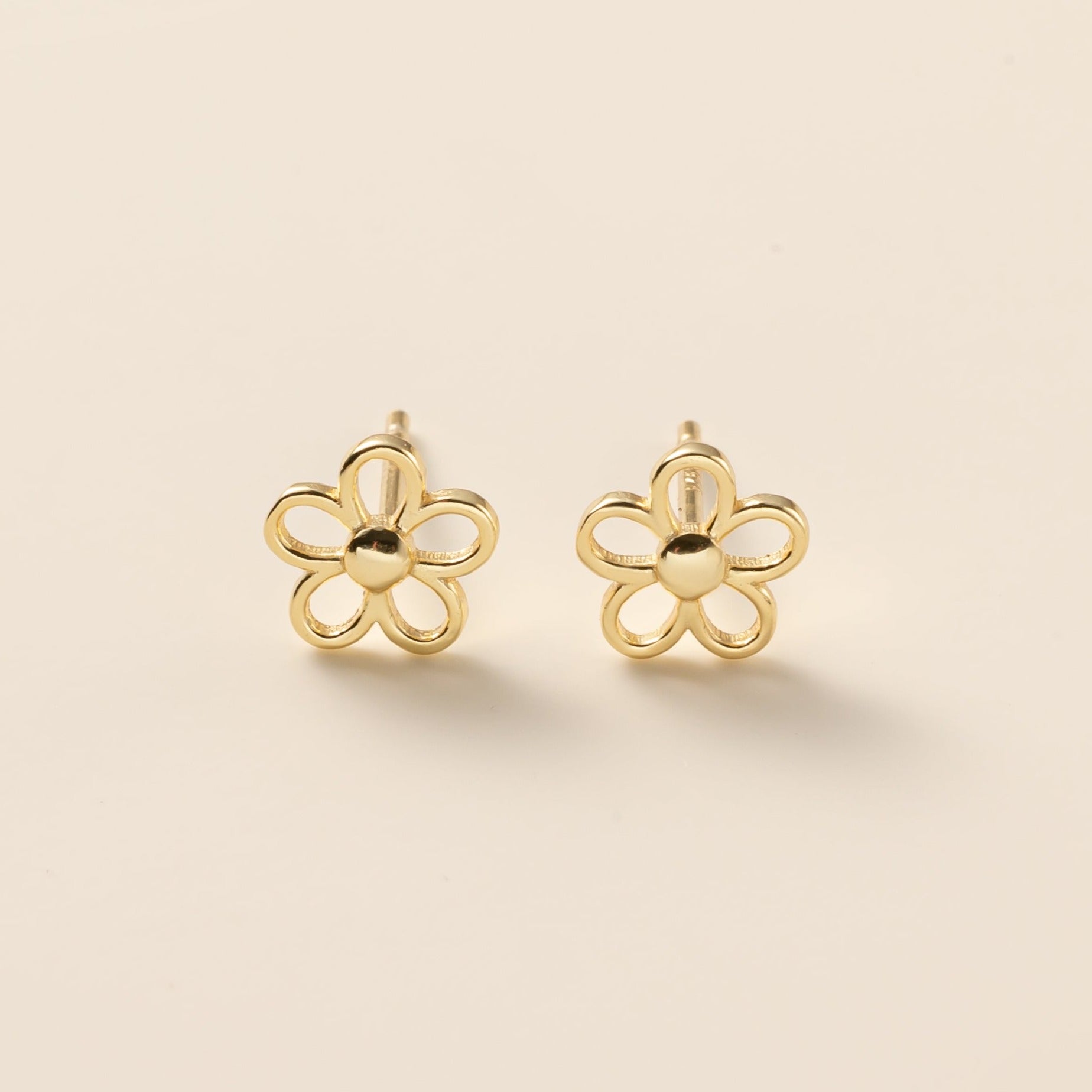 STMG Tiny Flower Stud Earrings in gold