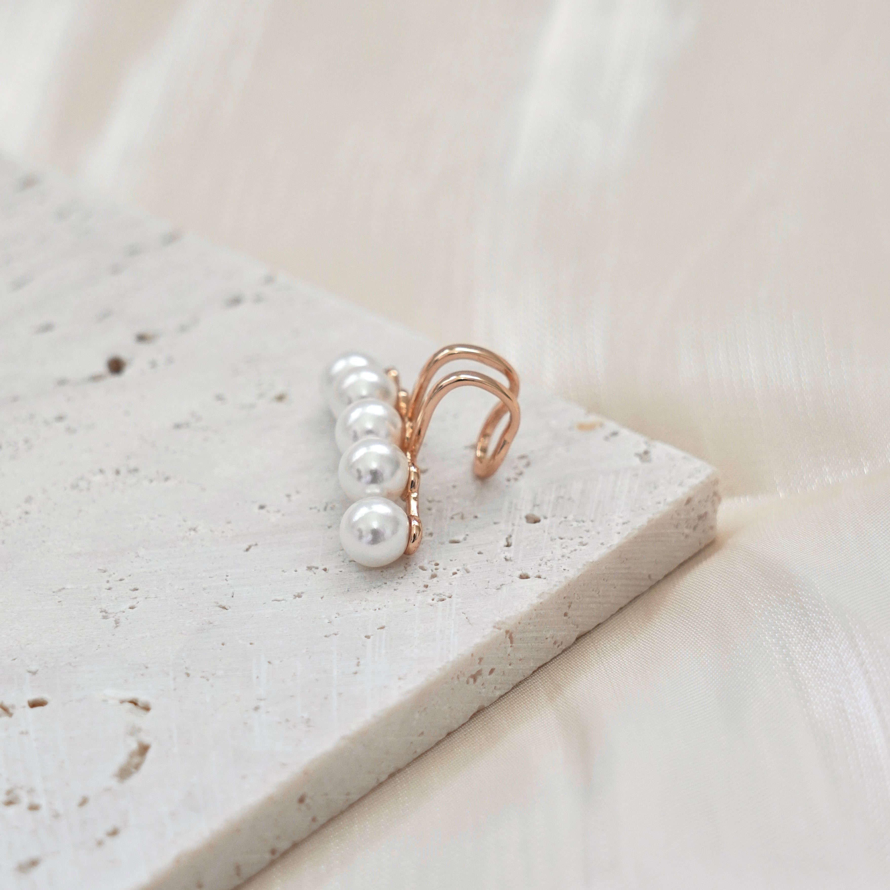 STMG Pearls Ear Cuff Earrings 